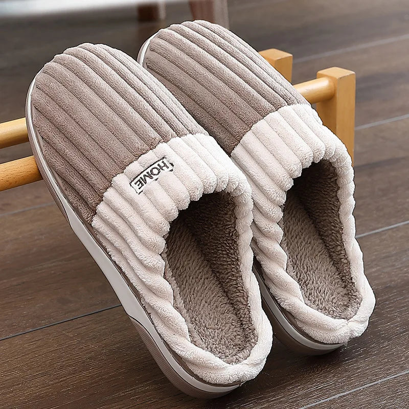 Men's house slippers in taupe, ribbed fleece lined slip-on with cream cuff