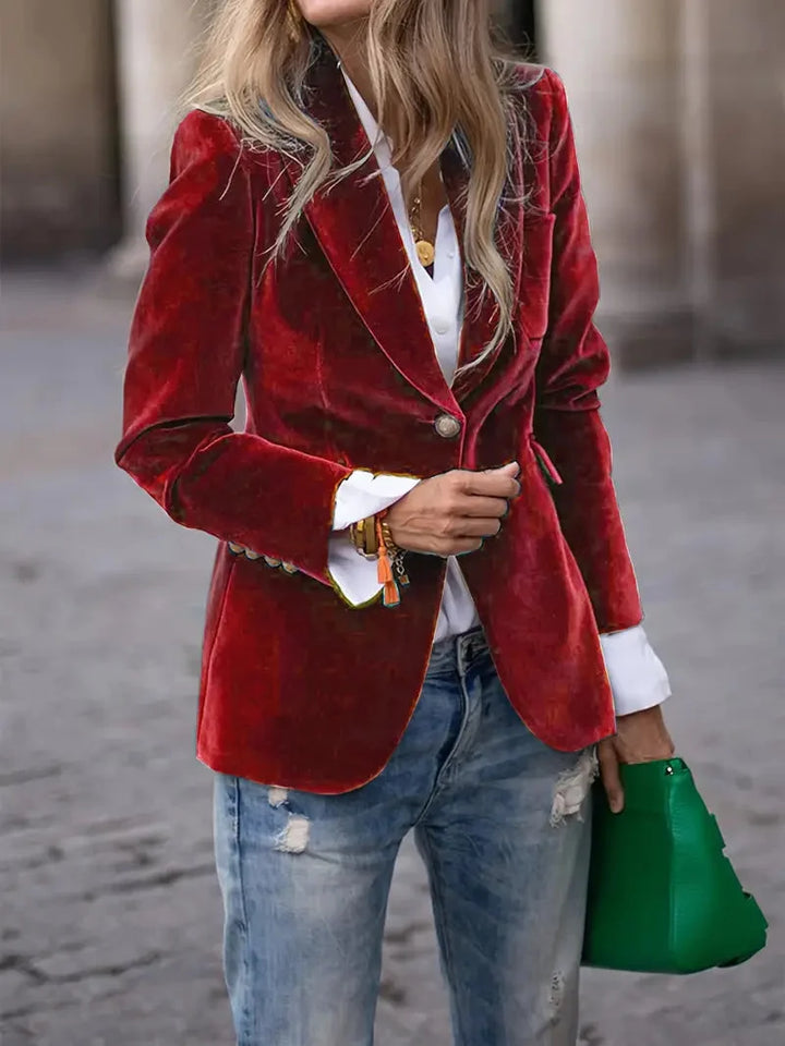 Red velvet-look blazer with notch lapels and flap pockets